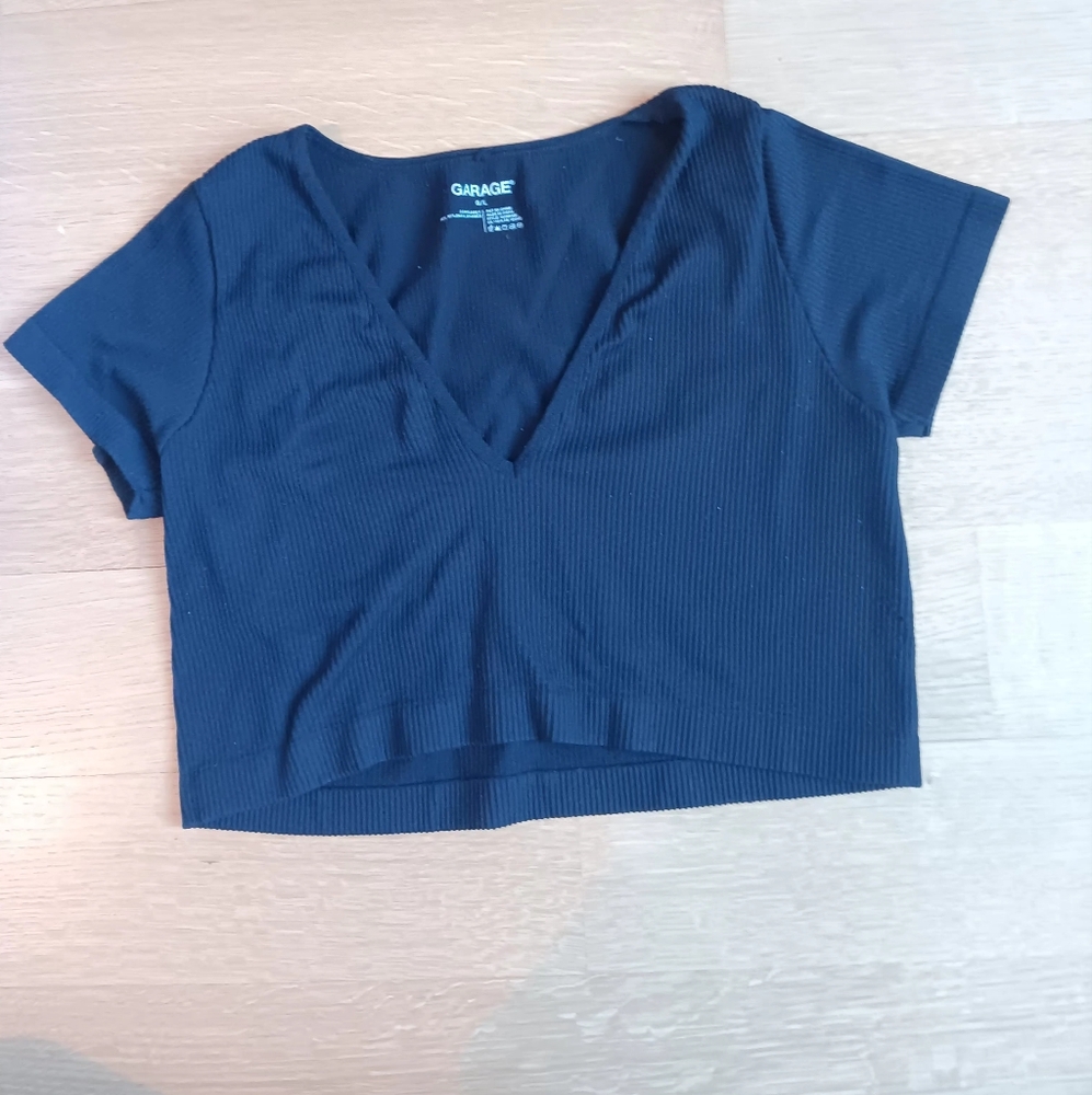 Garage cropped tee